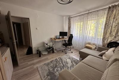 Oportunitate excelenta in  Grigorescu-apartament 2 camere,2 balcoane,decomandat - 1