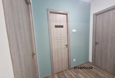 Apartament cu 3 camere semidecomandat în Obor