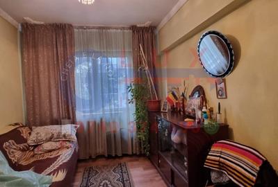 Apartament cu 3 camere decomandat în Piața Nouă - 4