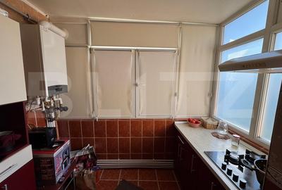 Apartament de 3 camere, decomandat, cartierul 1 Mai - 5