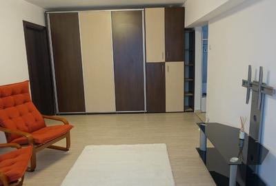 Apartament cu 3 camere semidecomandat, mobilat în Lujerului - 2