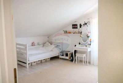 Casă cu 6 camere cu Garaj în Voitinel - 11