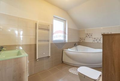 Casă cu 4 camere cu Teren 550 Mp în Tărlungeni - 13