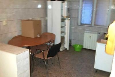 Apartament cu 3 camere decomandat, mobilat în Nerva Traian - 13