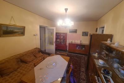 Apartament cu 3 camere de vanzare in Campina - Zona Scoala Centrala Apartament cu 3 camere de vanzare in Campina - Zona Scoala Centrala - 2