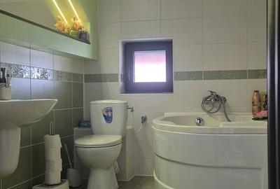 Casă cu 6 camere cu Teren 2106 Mp în Piatra - 5