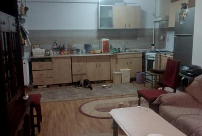 Apartament cu 2 camere decomandat în Metalurgiei