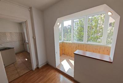 Garsonieră decomandată în Astra - 12