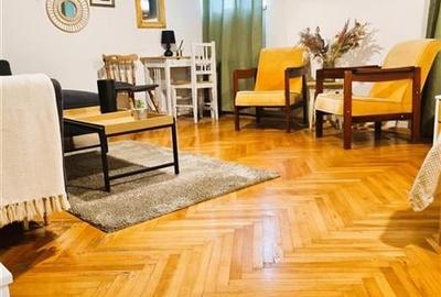 Randament Excelent  Apartament Complet Renovat la 5 Minute de Piata Sfatului - 1