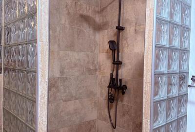 Casă cu 6 camere cu Teren 994 Mp în Zădăreni