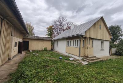 Casă cu 2 camere cu Teren 3000 Mp în Central - 4