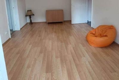 2 camere Metrou Titan, - 2