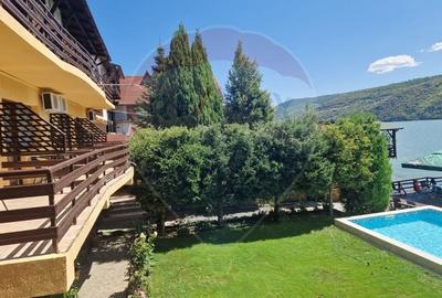 Vanzare  Pensiunea La Ponton / 20 camere / Parcare /  Eselnita - 20