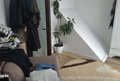 Casă cu 4 camere cu Teren 400 Mp în Central - 1