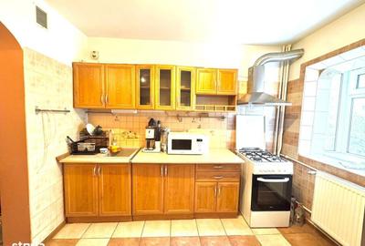 Apartament cu 3 camere decomandat, mobilat în Nerva Traian - 8