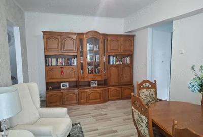 Apartament cu 3 camere semidecomandat în Central - 4