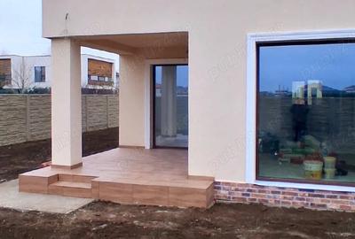 Casă cu 5 camere cu Teren 392 Mp în Dumbrăvița - 4