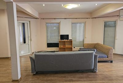 Casă cu 5 camere cu Teren 1000 Mp în Central