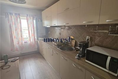 Apartament cu 2 camere decomandat în Carpați 2 - 4