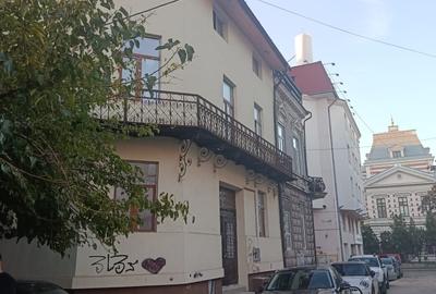 VILĂ DE VÂNZARE – ZONA UNIVERSITATE / CENTRU VECHI / KM 0 - 1