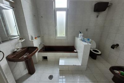 ? Casă de vânzare – Zona Bălcescu - 8