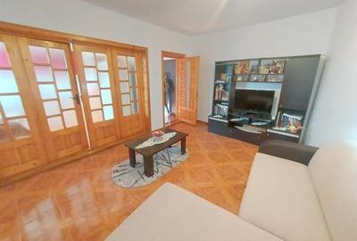 Apartament cu 3 camere decomandat în Mioriței - 2