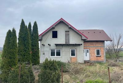 Casă cu 4 camere în Stejeriș - 5