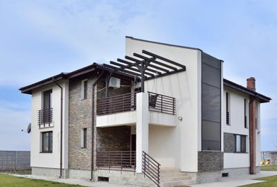 Vanzare vila deosebita, D+P+M Bacu / Joita, teren: 1.100 mp, comision 0% - 1