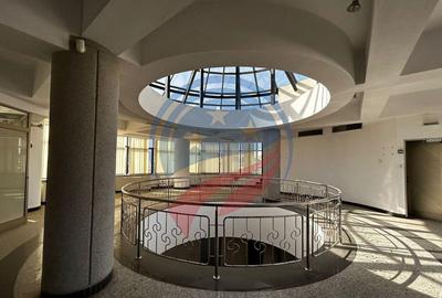 Spațiu comercial, de 477 mp, în Central - 9