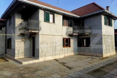 Casa de vanzare, 140 mp, zona Micro 11 - 2