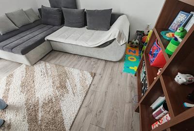 Apartament cu 2 camere decomandat, mobilat în Tractorul - 3