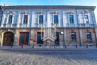 Apartament cu 8 camere în Central - 29
