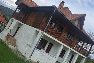 Casă cu 4 camere în Ceahlău - 2