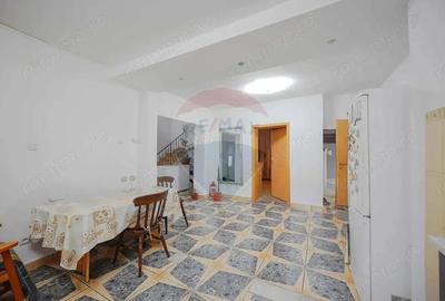 Casă cu 11 camere cu Teren 423 Mp în Haieu - 3