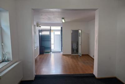 Casa 8 camere, mall liberty, McDonalds, sector 5, tramvai+stb 5min - 1