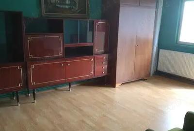 Vand apartament 3 camere