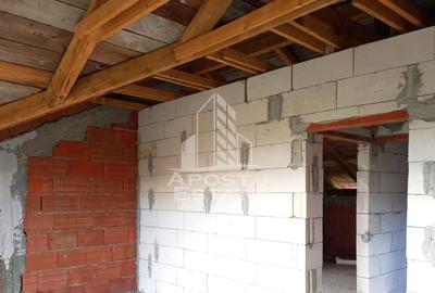 Vila, la rosu, de vanzare, in Sofronea, jud. Arad. - 10