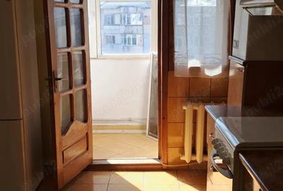 Apartament cu 3 camere decomandat în Brăilei - 4