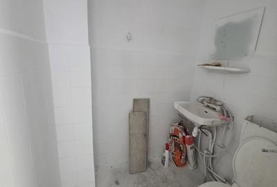 Calea Vitan, vav mall Vitan, bloc 1987, stradal, bloc reabilitat - 1