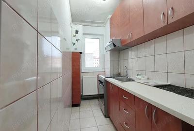 Apartament cu 2 camere semidecomandat, mobilat în Florilor - 13