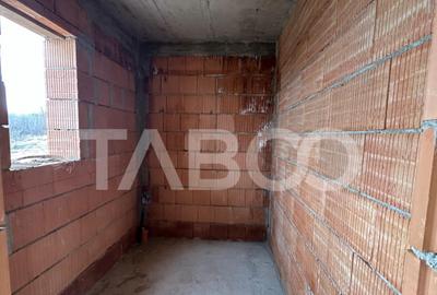 Casa individuala 5 camere curte 500 mp 127 mpu de vanzare Se - 30