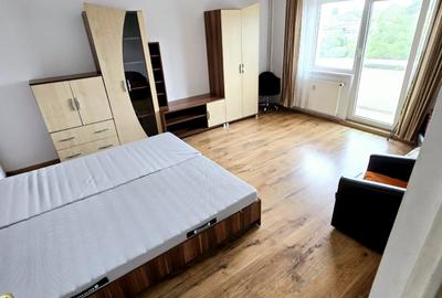 Ap.1 cam str.Dorobantilor,45mp, et.5, mobilat, utilat,CT