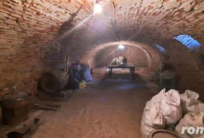 Casă cu 5 camere cu Teren 2104 Mp în Semicentral - 2