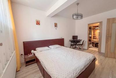 Apartament cu 2 camere decomandat, mobilat în Tractorul - 4