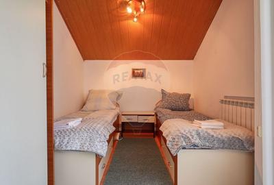 Casă individuală cu 7 camere cu Teren 725 Mp în Drumul Carului - 23