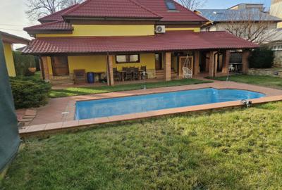 Casă cu 4 camere în Ultracentral - 1