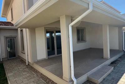 Casă cu 5 camere cu Teren 300 Mp în Giroc