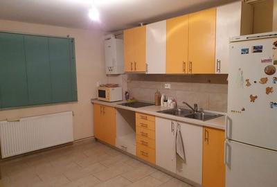 Apartament cu 2 camere decomandat în Valea Aurie