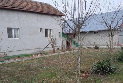 Casă cu 2 camere în Butoiești - 1