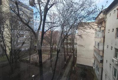 Apartament cu 4 camere decomandat în Decebal - 14